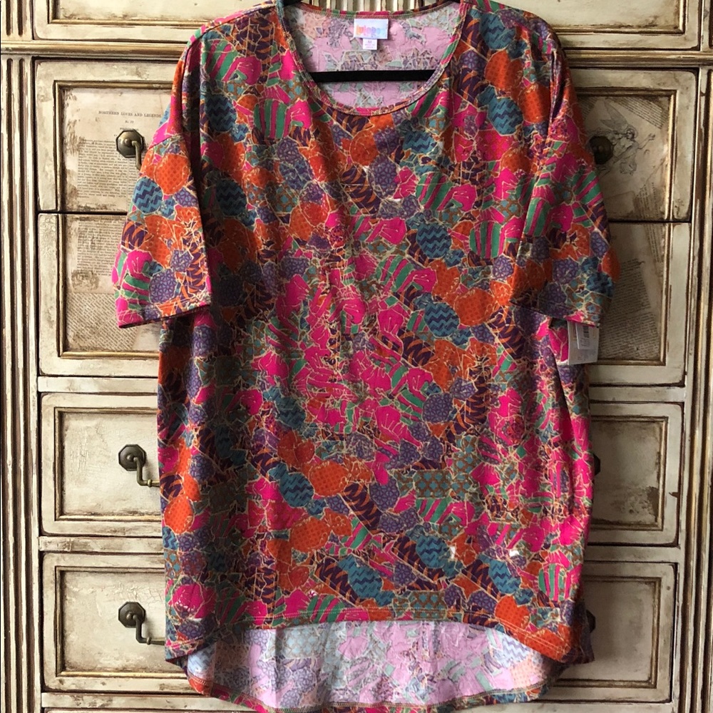 ♦️2/$30 CANDY Irma Tunic Top LuLaRoe